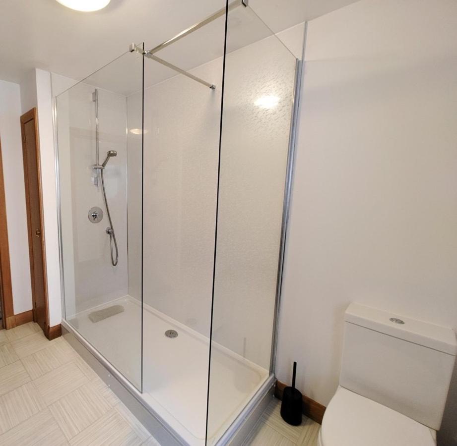 17 Harbour Place Refurbished For 2025 Season Holiday home *