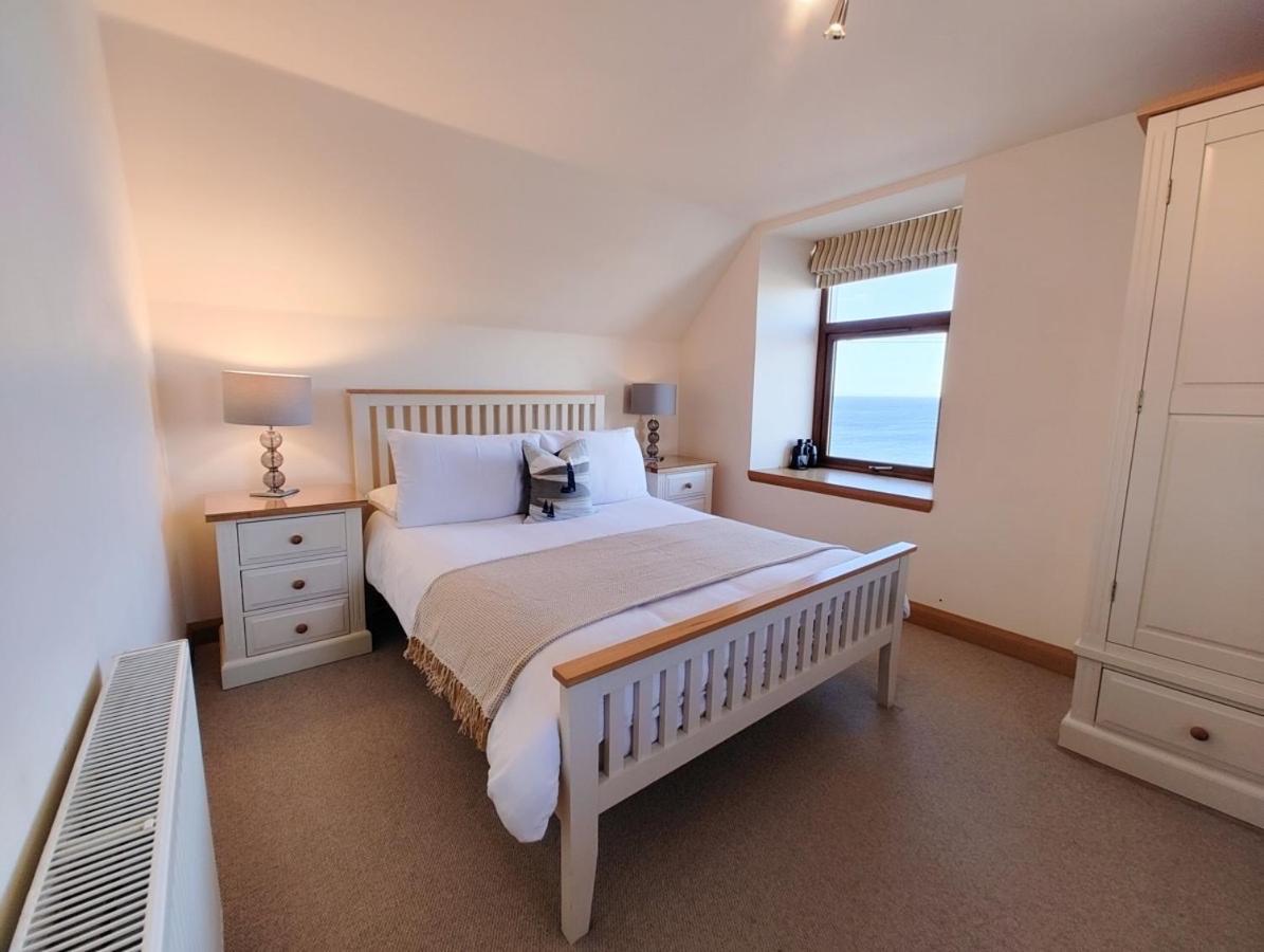 17 Harbour Place Refurbished For 2025 Season *