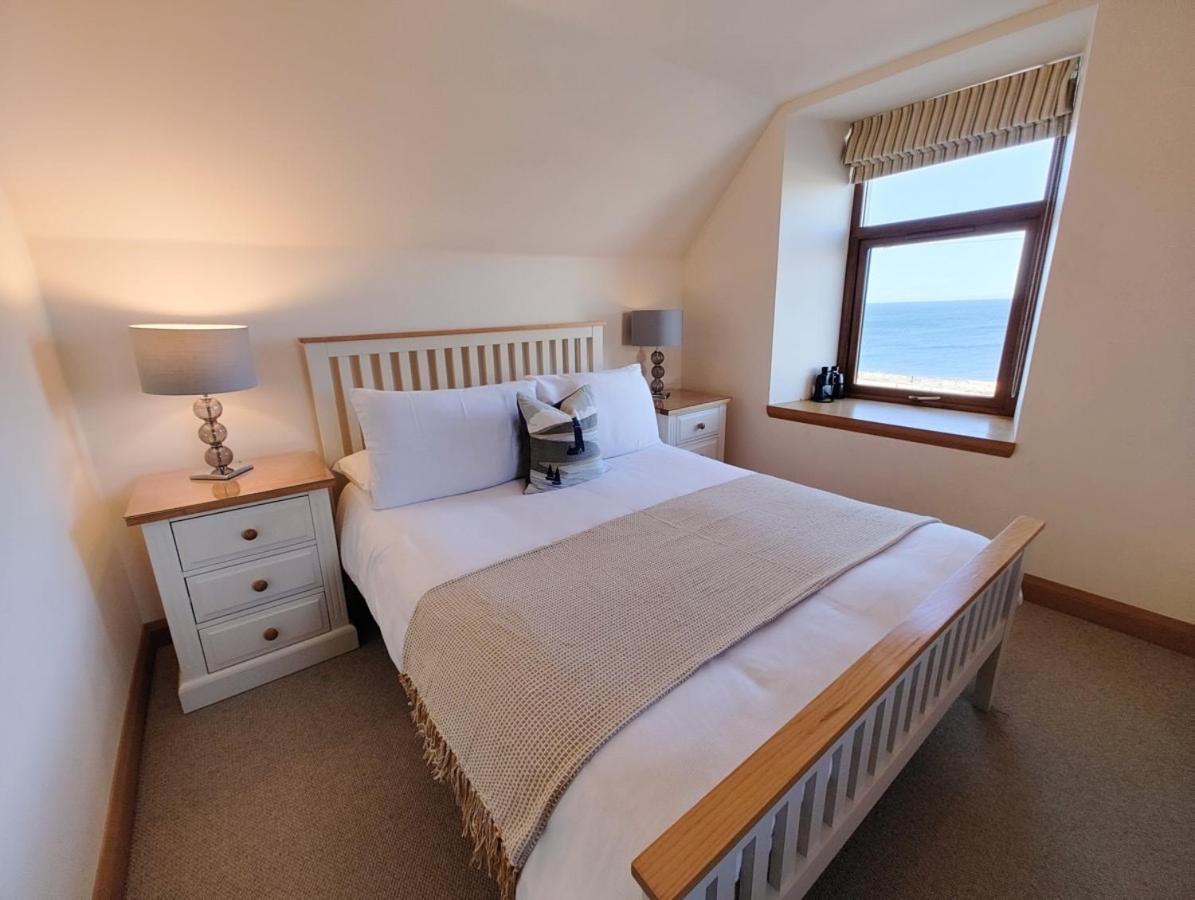 17 Harbour Place Refurbished For 2025 Season Holiday home *